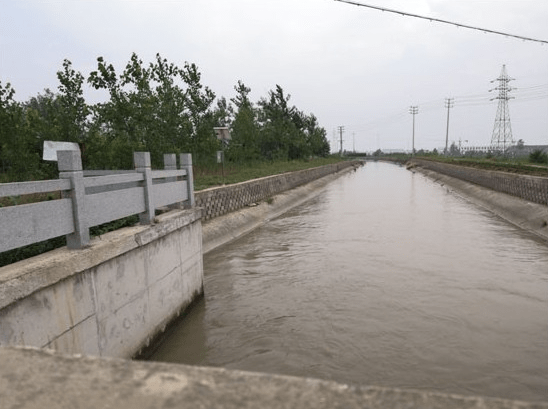 南京水利項(xiàng)目使用超聲波明渠流量計(jì)測量河道流量